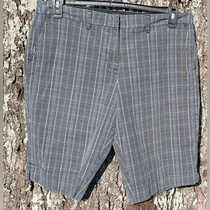 New York & Company Manhattan Chino Women’s Shorts Size 16